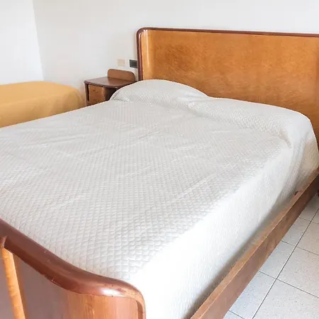 Se006 - Senigallia, Bilocale Sul Mare Con Spiaggia Daire *