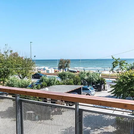 Se006 - Senigallia, Bilocale Sul Mare Con Spiaggia Daire